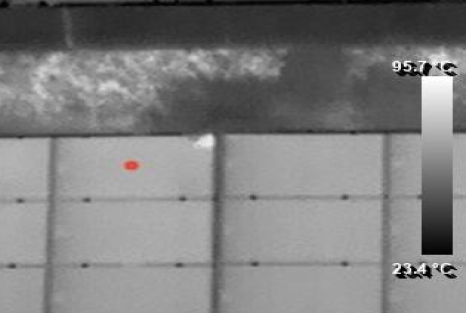 FLIR-Thermalbild: Verschmutzung auf Solarmodul – Abschattungseffekt erkennbar